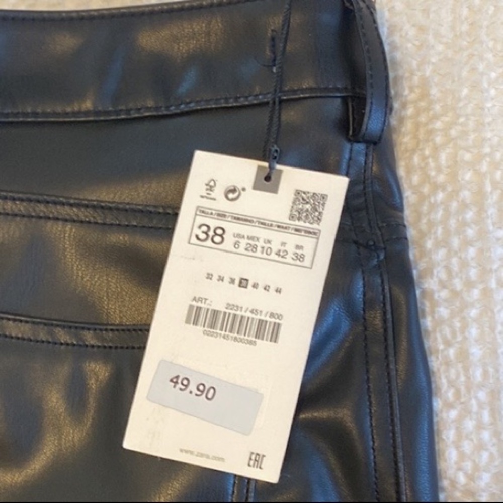 Black Faux Leather Pants - Zara - Size 6 - Picture 3 of 3